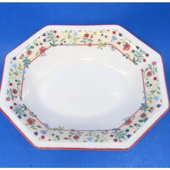 Johnson Brothers Heritage Enchantment  9" Vegetable Serving Bowl - Picture 10 of 10